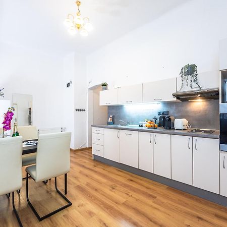 Wenceslas Square 2 Bedroom Apartment Praga Esterno foto